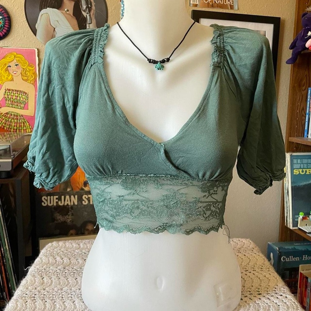 AS IS Samara Ruffle Peasant Style Plunging Crop / Urban Outfitters / sz small